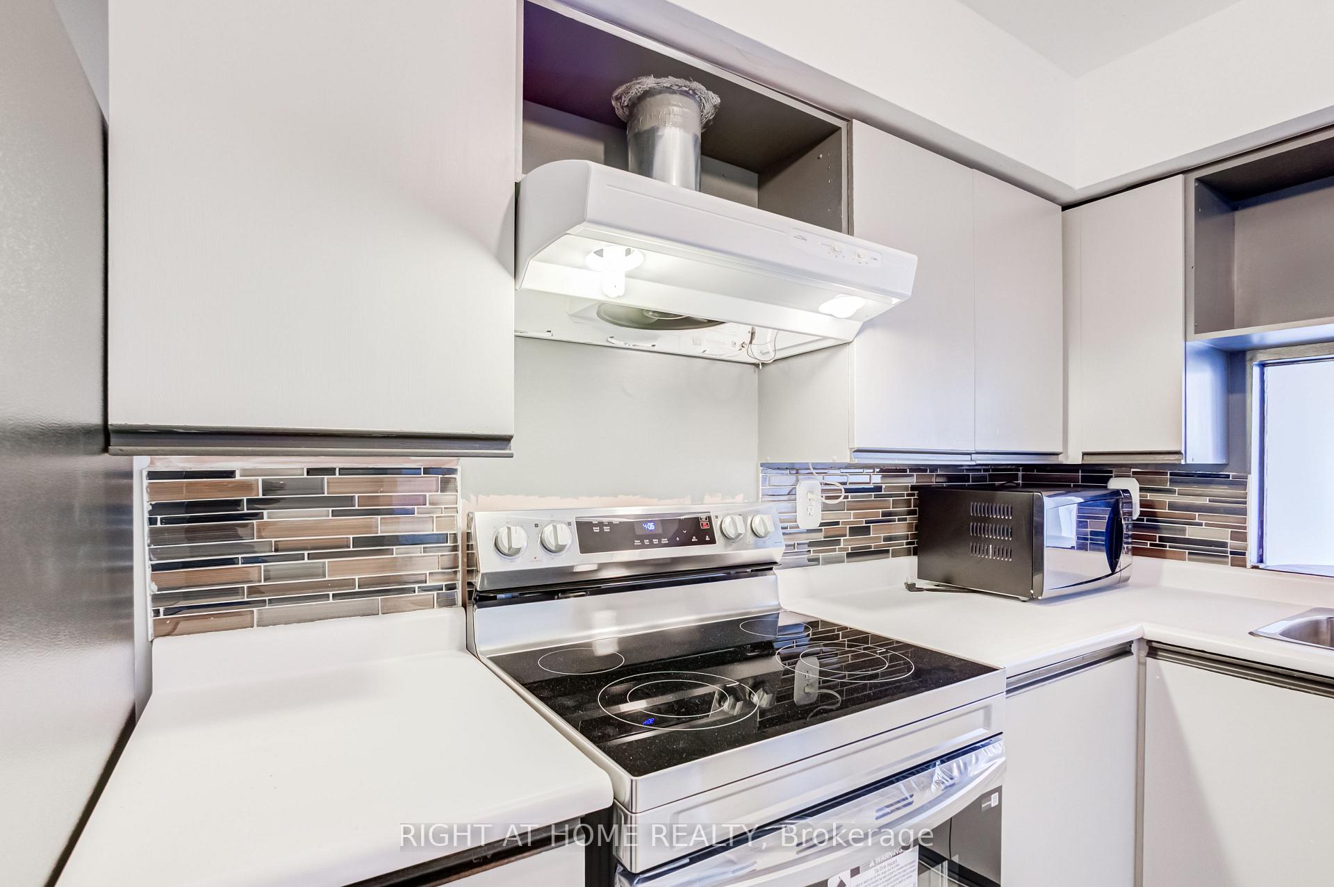 Photo 17 of Unit 912, 4 Park Vista Drive, Toronto, O'Connor-Parkview — HOMEH