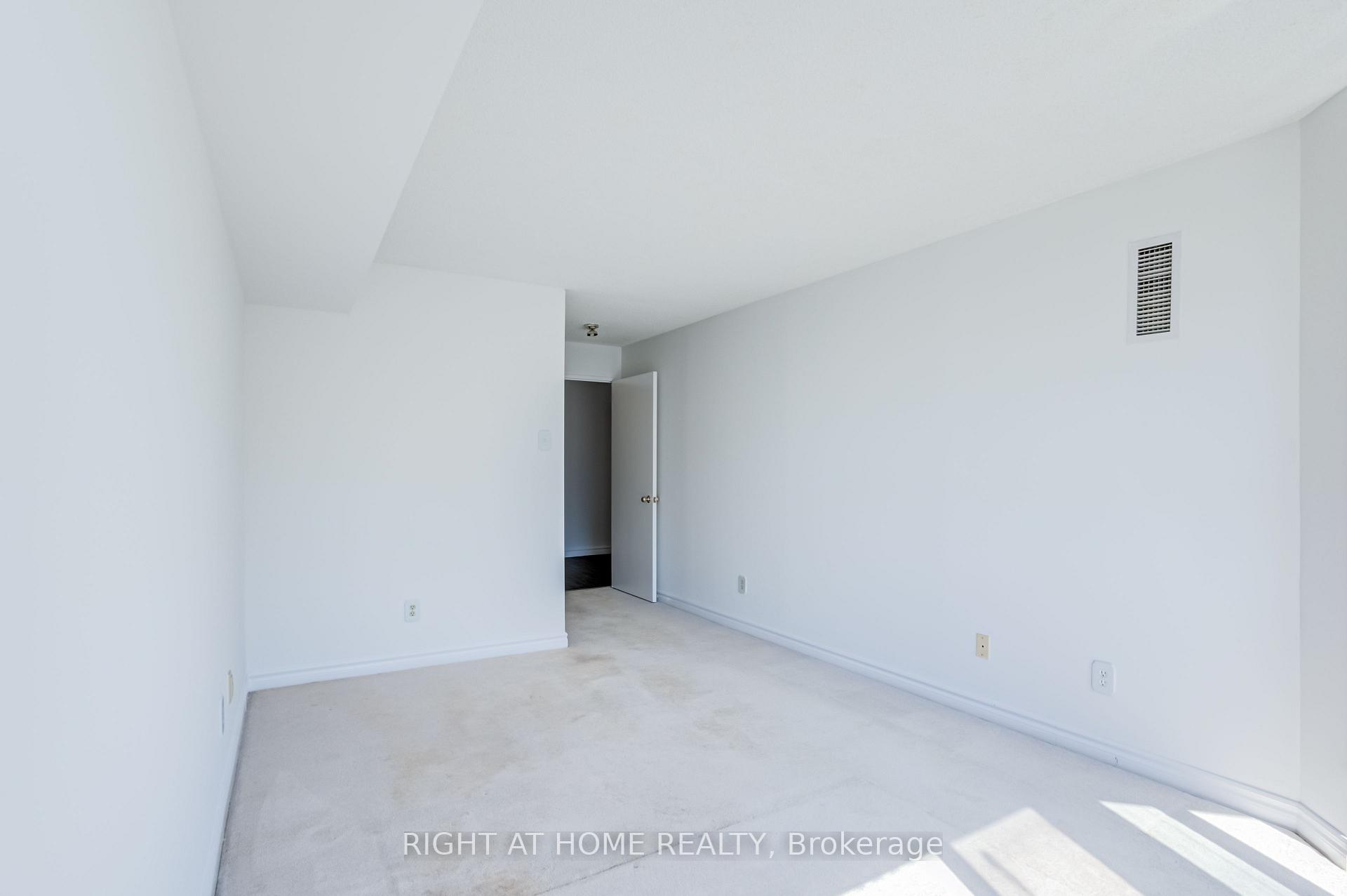 Photo 21 of Unit 912, 4 Park Vista Drive, Toronto, O'Connor-Parkview — HOMEH