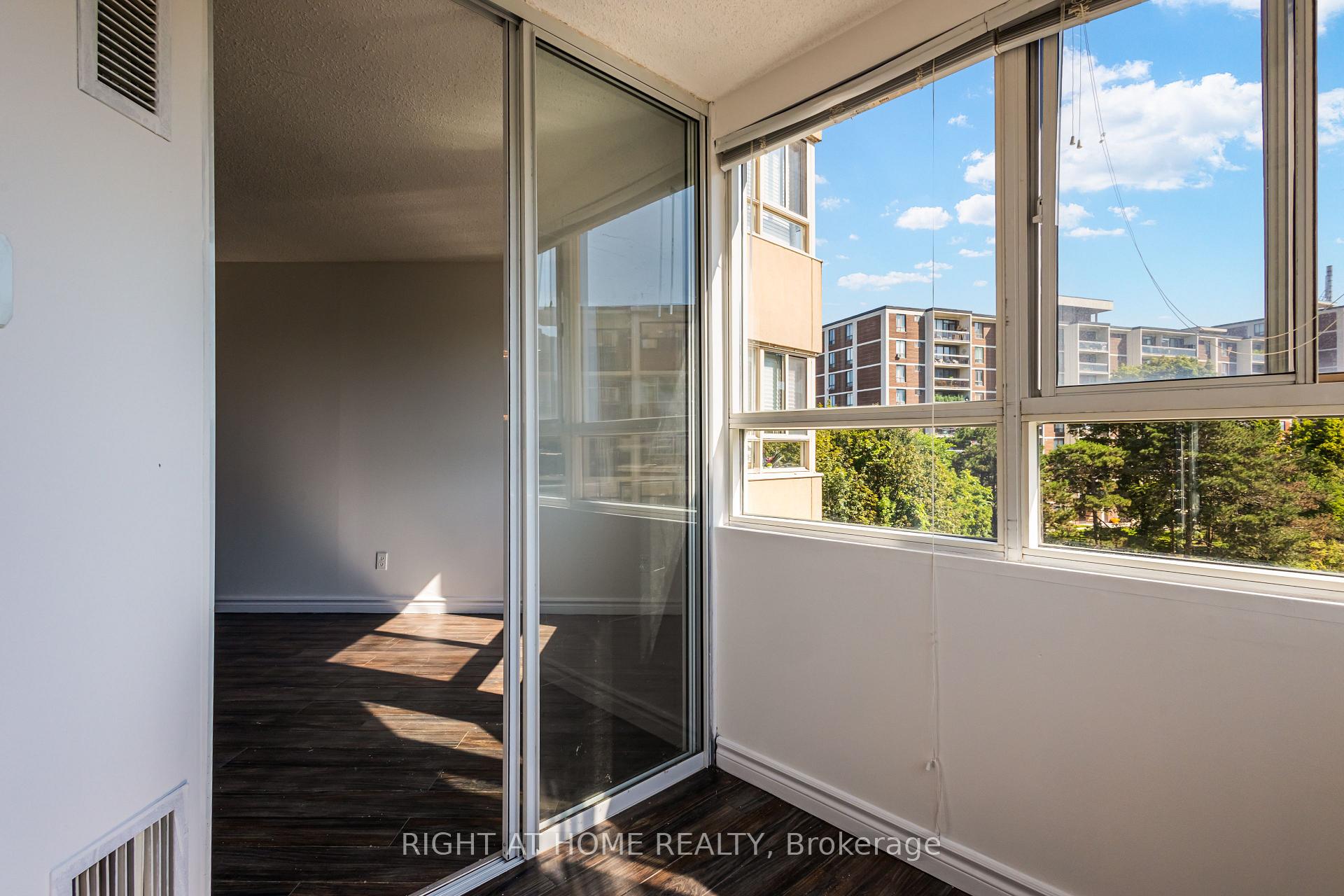 Photo 24 of Unit 912, 4 Park Vista Drive, Toronto, O'Connor-Parkview — HOMEH