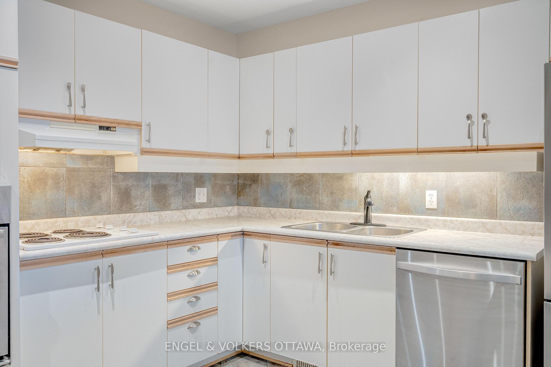 Photo 9 of 1321 Morley Boulevard, Ottawa, Courtland Park — HOMEH