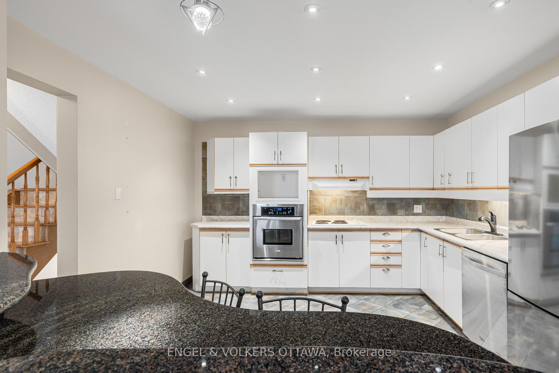 Photo 10 of 1321 Morley Boulevard, Ottawa, Courtland Park — HOMEH
