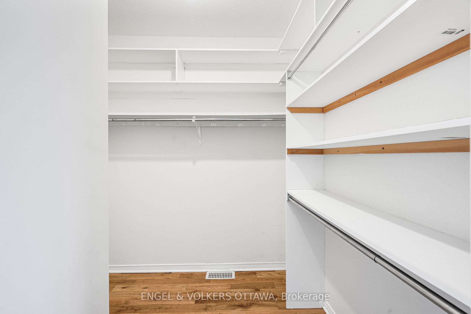 Photo 14 of 1321 Morley Boulevard, Ottawa, Courtland Park — HOMEH