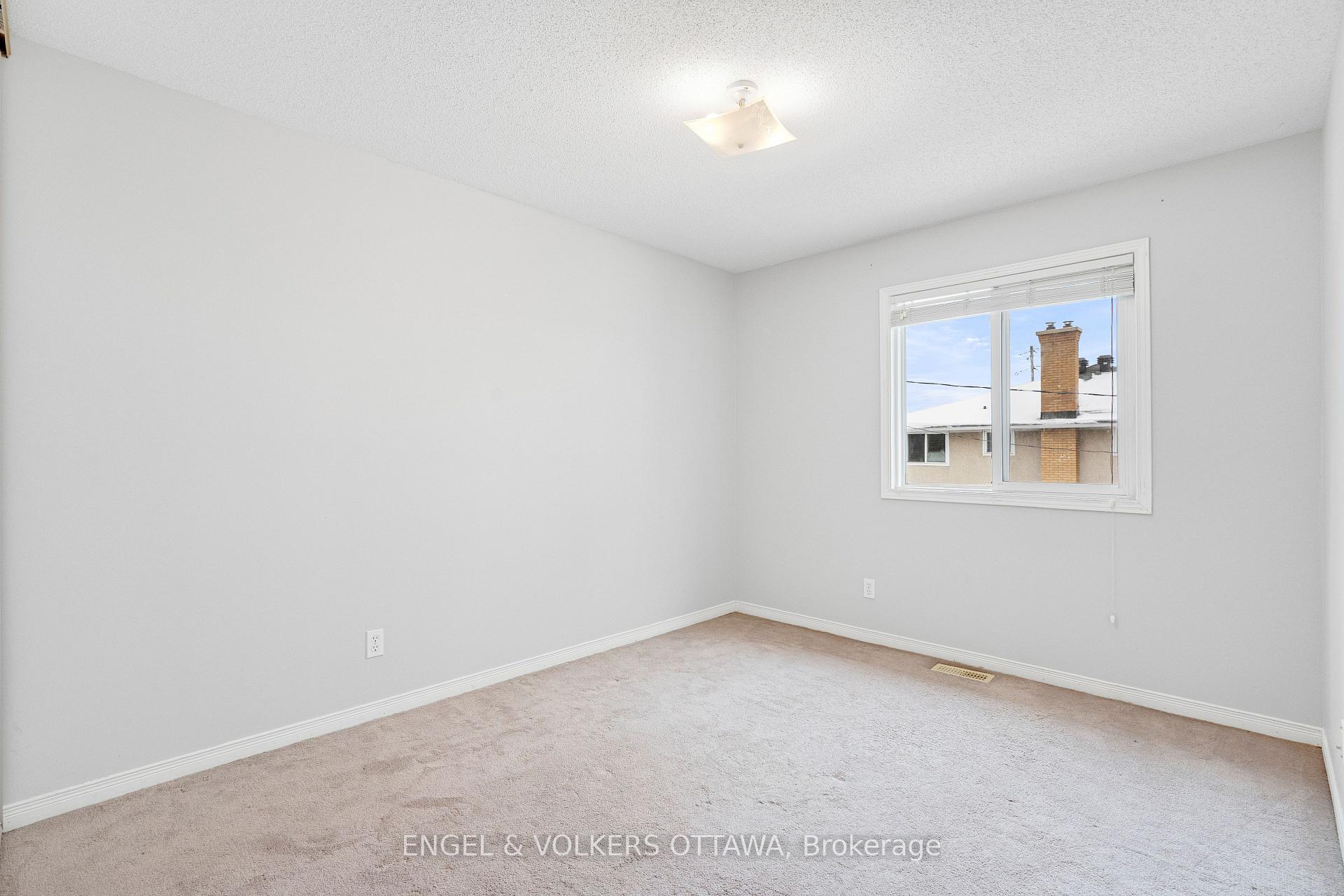 Photo 15 of 1321 Morley Boulevard, Ottawa, Courtland Park — HOMEH