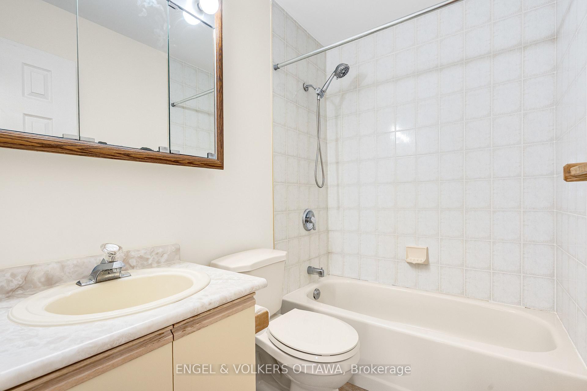 Photo 17 of 1321 Morley Boulevard, Ottawa, Courtland Park — HOMEH