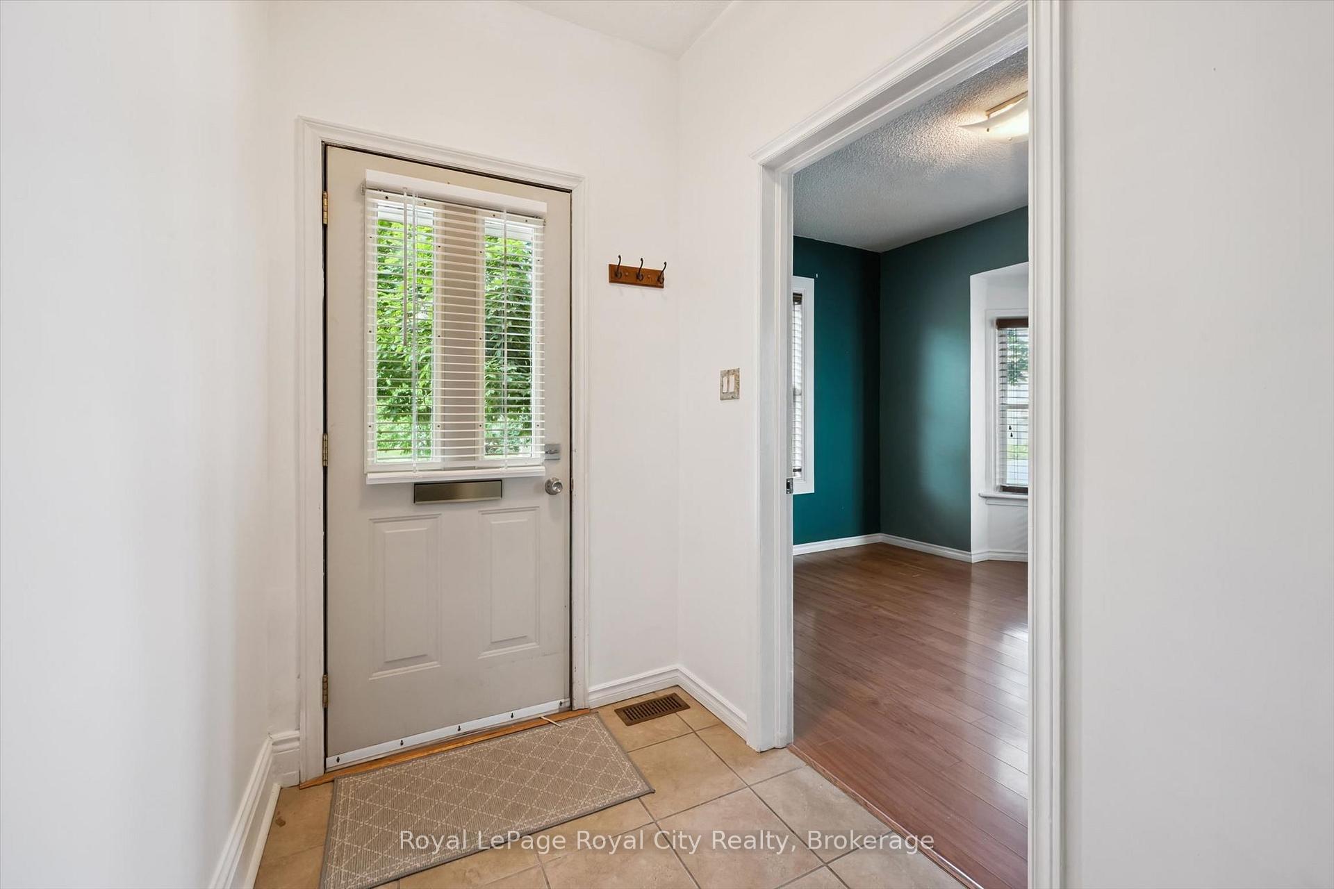 Photo 4 of 90 Neeve Street, Guelph, St. Patrick's Ward — HOMEH