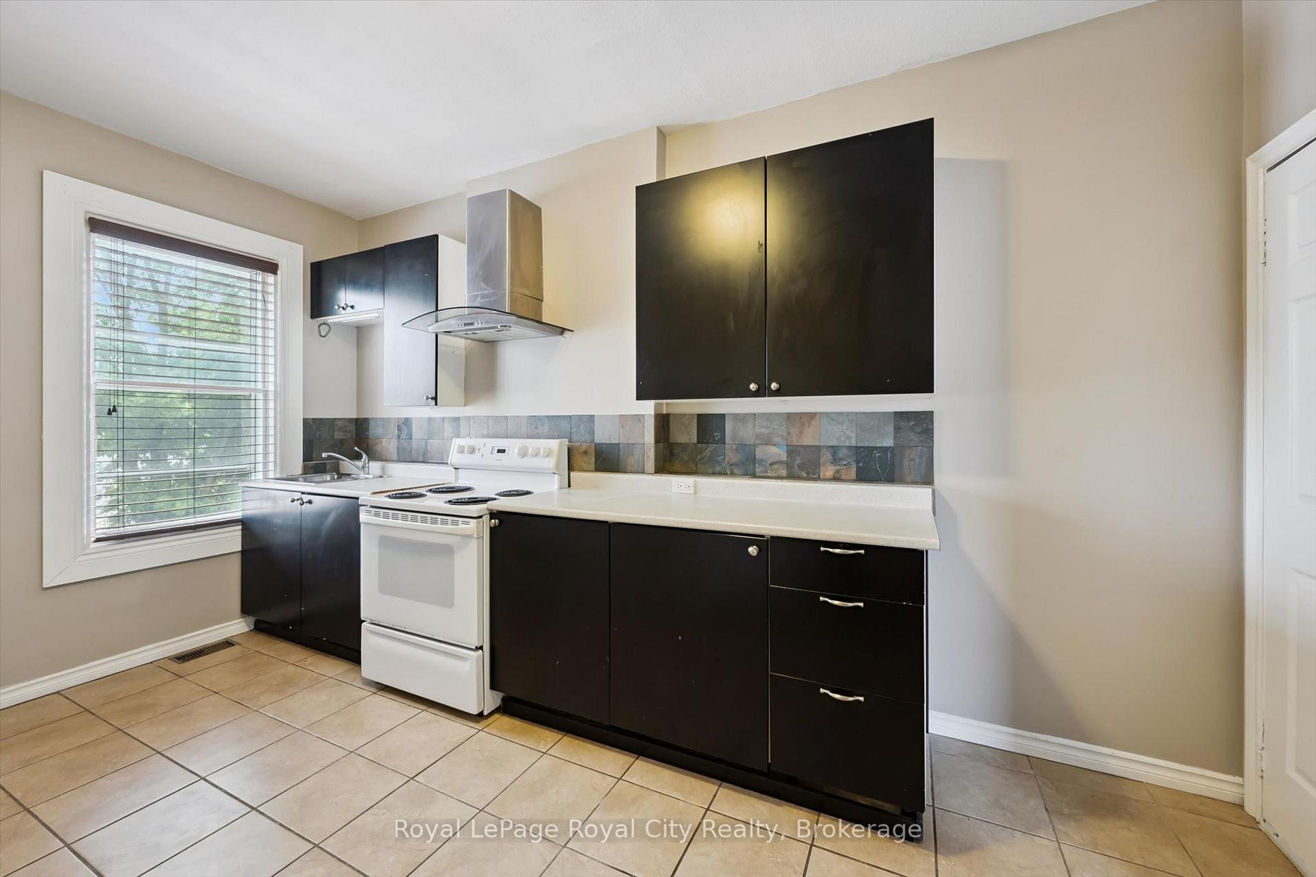 Photo 13 of 90 Neeve Street, Guelph, St. Patrick's Ward — HOMEH