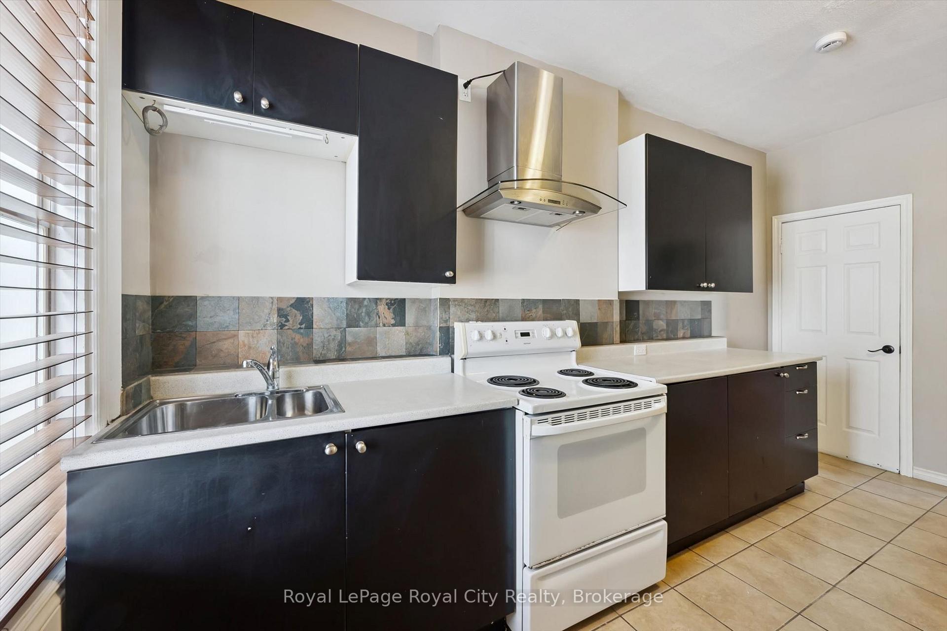 Photo 14 of 90 Neeve Street, Guelph, St. Patrick's Ward — HOMEH
