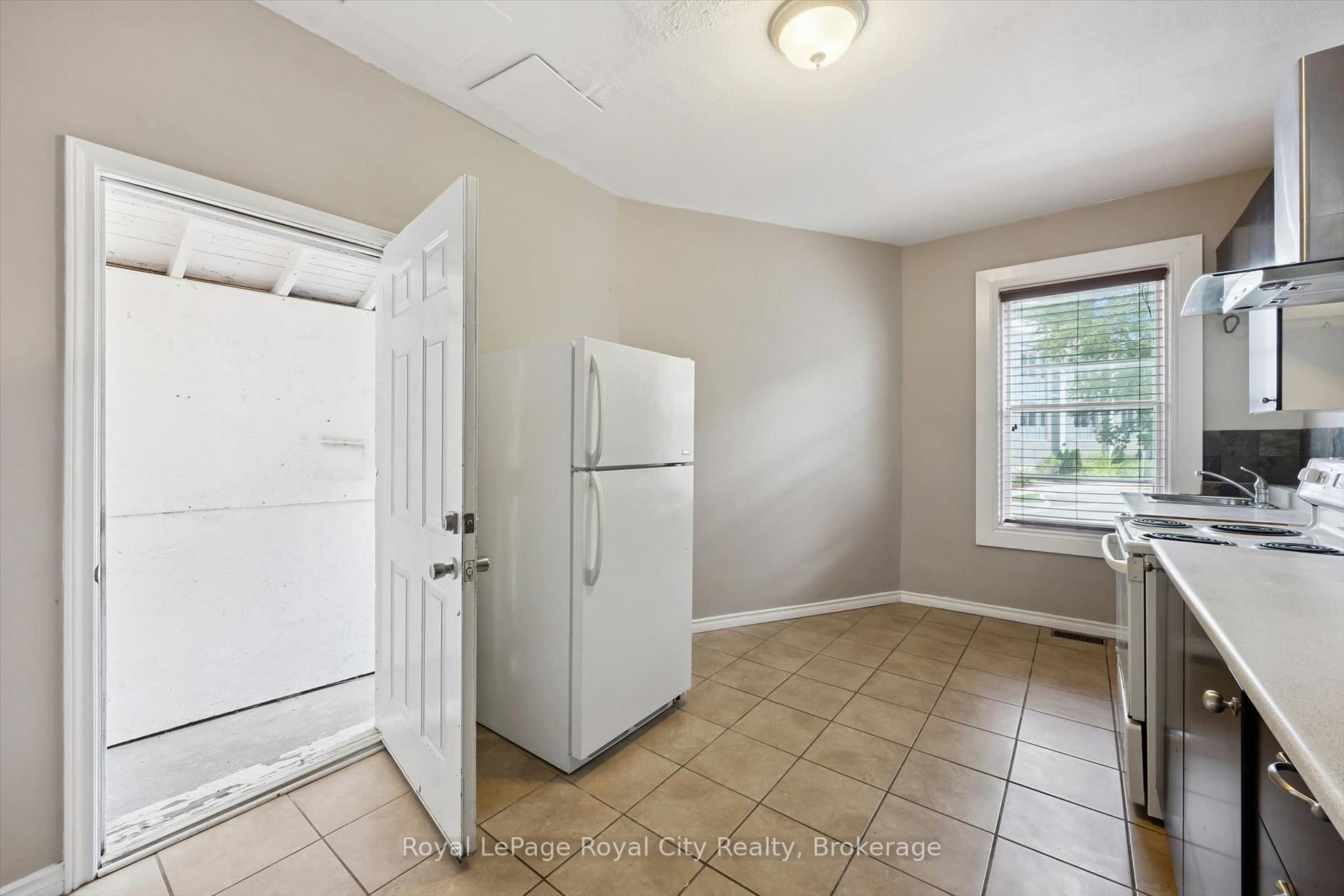 Photo 16 of 90 Neeve Street, Guelph, St. Patrick's Ward — HOMEH