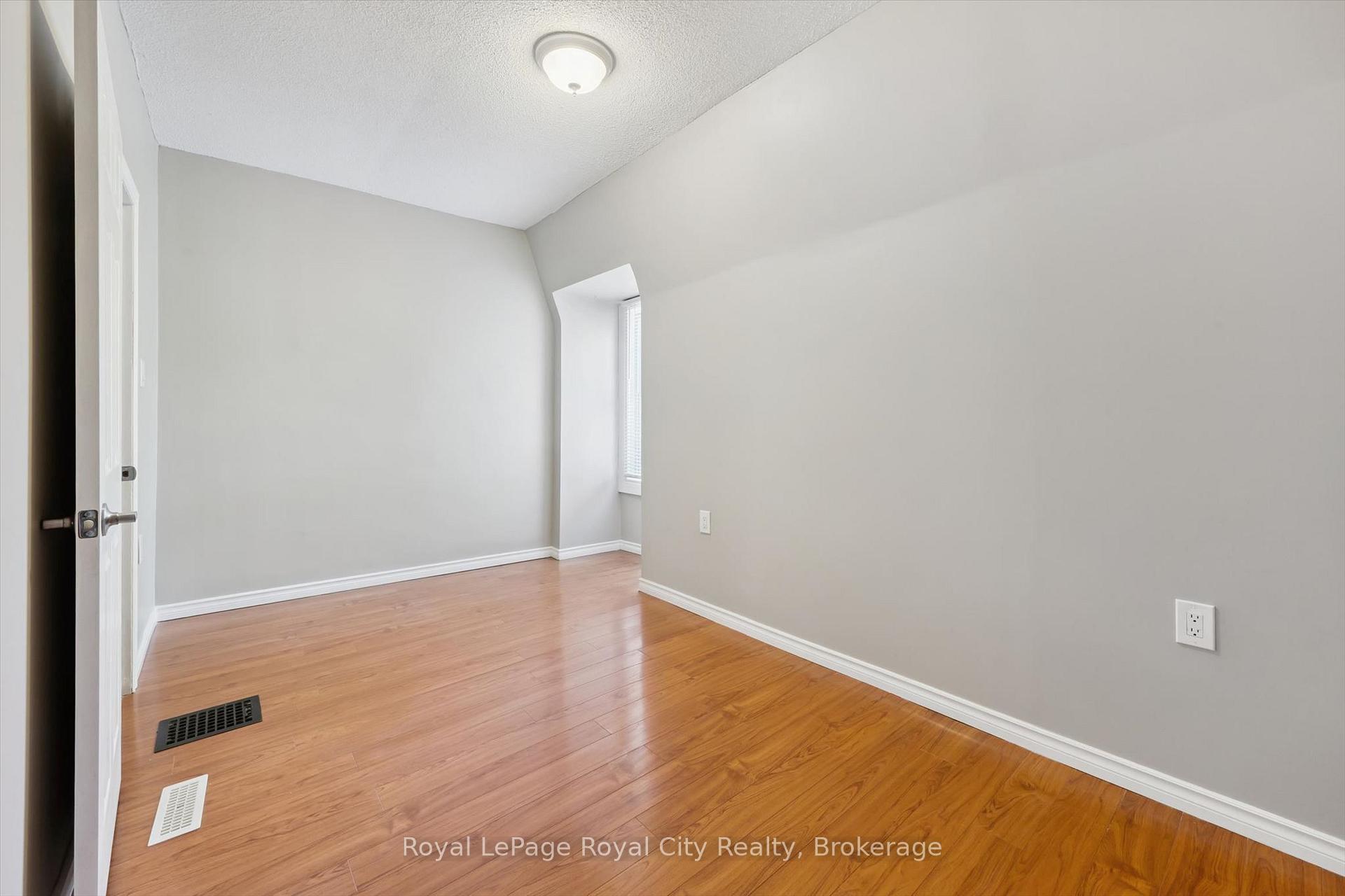 Photo 19 of 90 Neeve Street, Guelph, St. Patrick's Ward — HOMEH