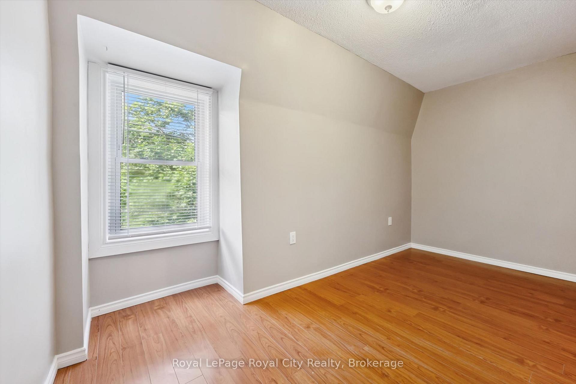 Photo 20 of 90 Neeve Street, Guelph, St. Patrick's Ward — HOMEH