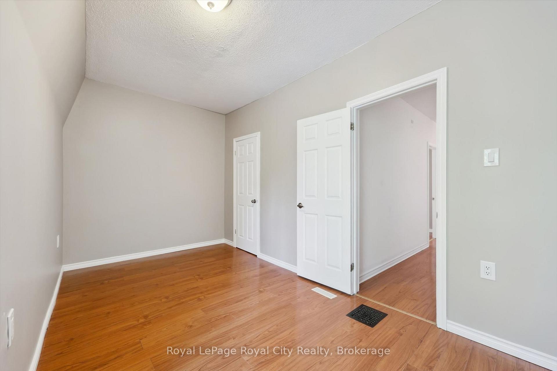 Photo 22 of 90 Neeve Street, Guelph, St. Patrick's Ward — HOMEH