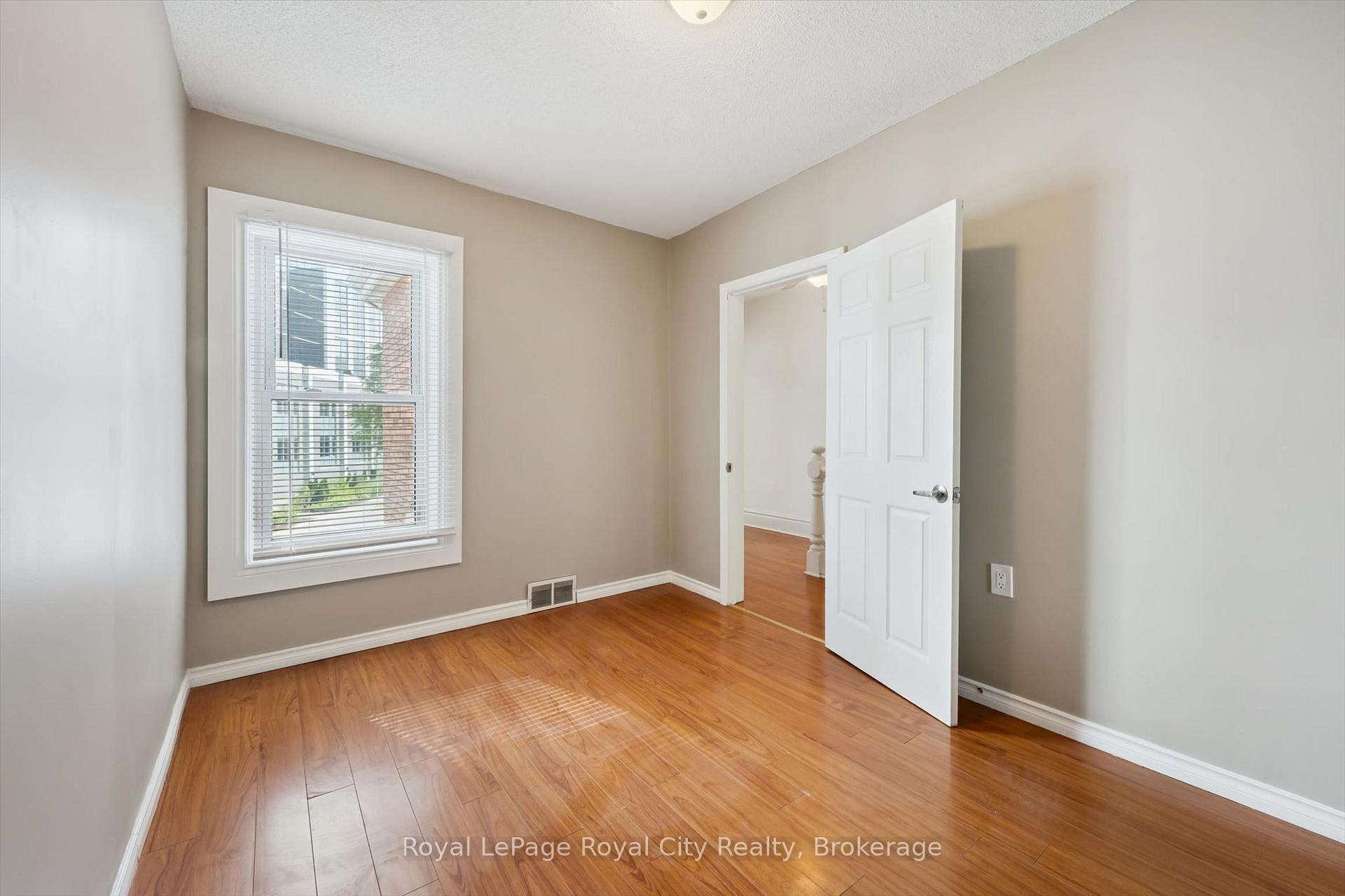 Photo 24 of 90 Neeve Street, Guelph, St. Patrick's Ward — HOMEH
