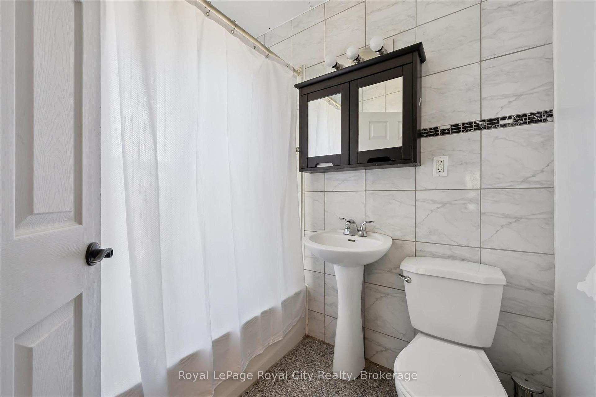 Photo 29 of 90 Neeve Street, Guelph, St. Patrick's Ward — HOMEH