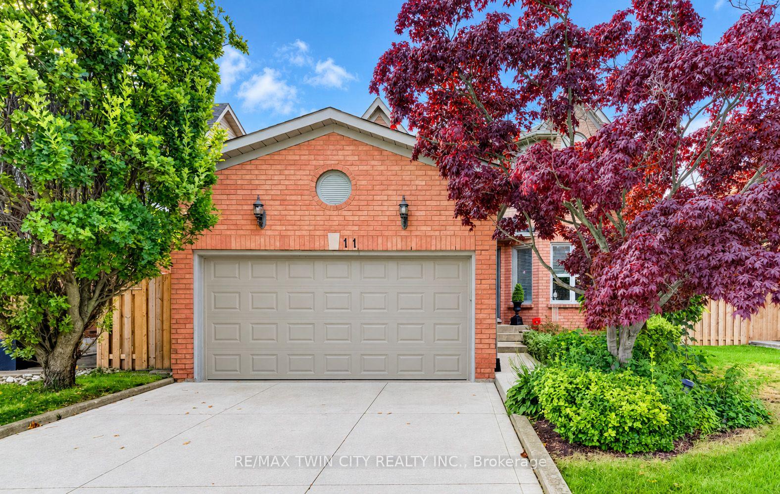 Photo 2 of 11 Peregrine Crescent, Cambridge, Clemens Mills/Saginaw — HOMEH