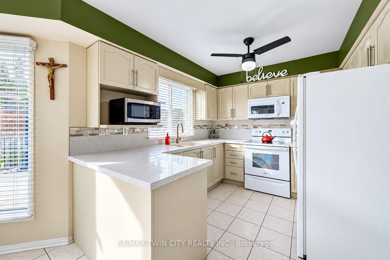 Photo 15 of 11 Peregrine Crescent, Cambridge, Clemens Mills/Saginaw — HOMEH