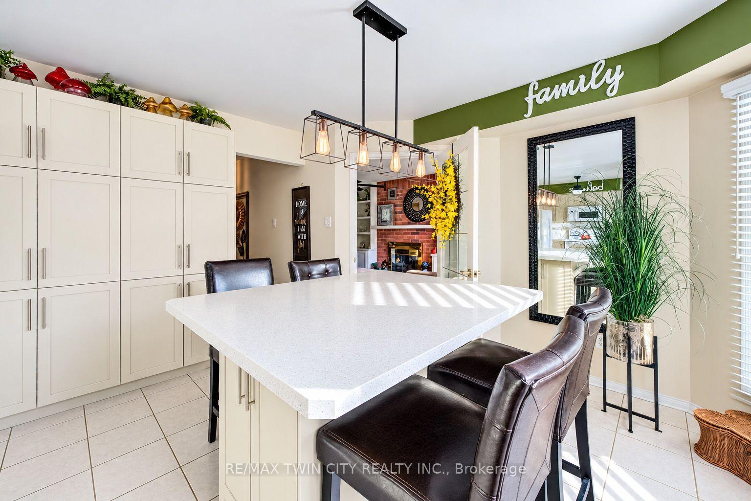 Photo 17 of 11 Peregrine Crescent, Cambridge, Clemens Mills/Saginaw — HOMEH