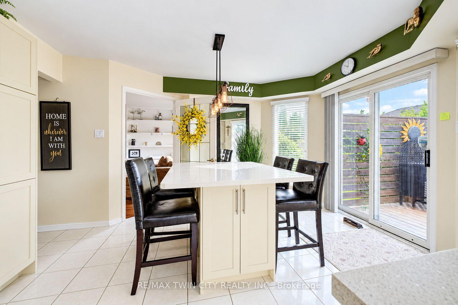 Photo 18 of 11 Peregrine Crescent, Cambridge, Clemens Mills/Saginaw — HOMEH