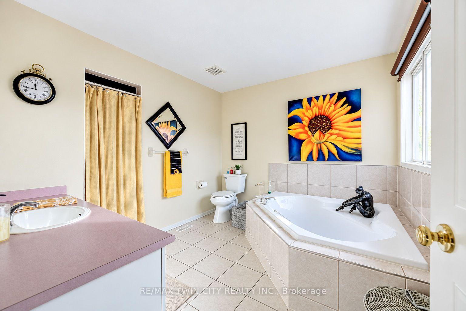 Photo 24 of 11 Peregrine Crescent, Cambridge, Clemens Mills/Saginaw — HOMEH