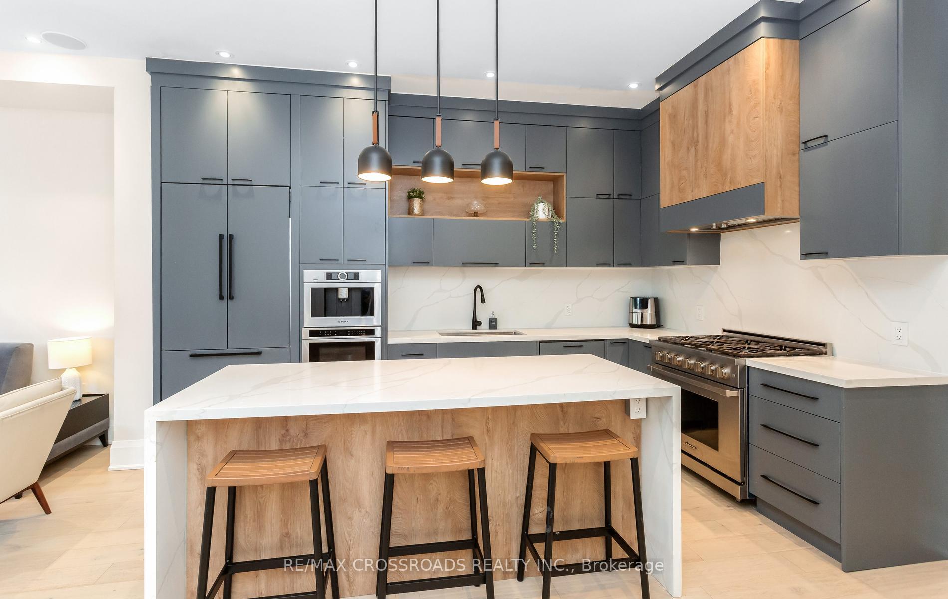 Photo 9 of 10 Hamstead Avenue, Toronto, Woodbine-Lumsden — HOMEH