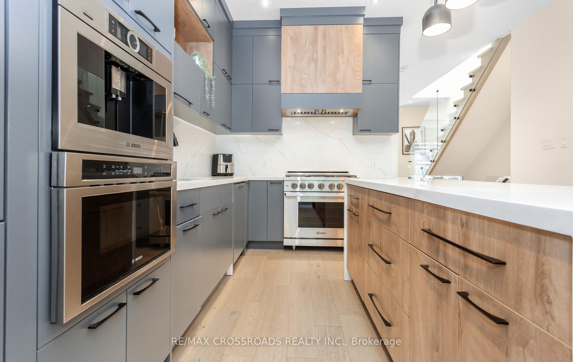 Photo 11 of 10 Hamstead Avenue, Toronto, Woodbine-Lumsden — HOMEH