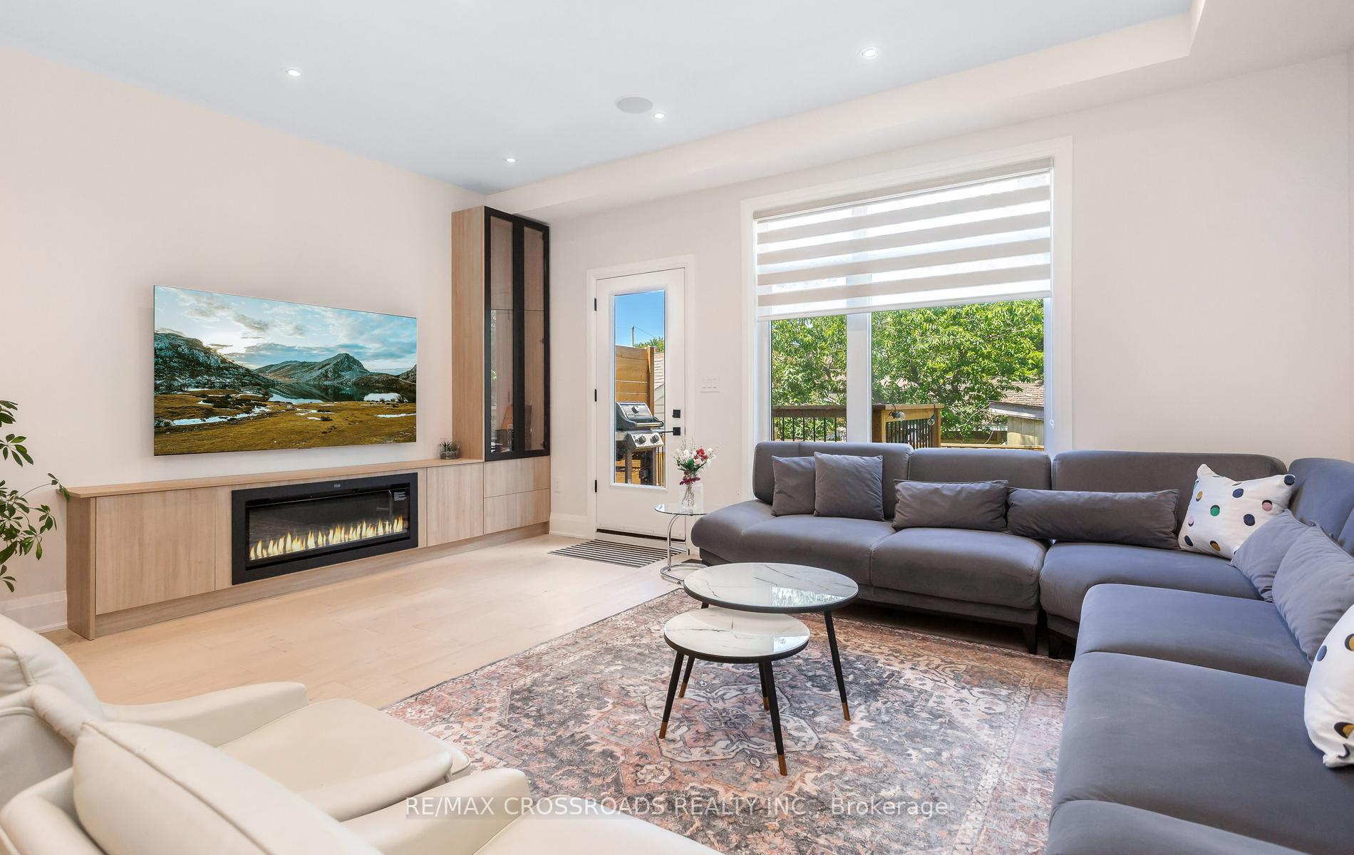 Photo 14 of 10 Hamstead Avenue, Toronto, Woodbine-Lumsden — HOMEH