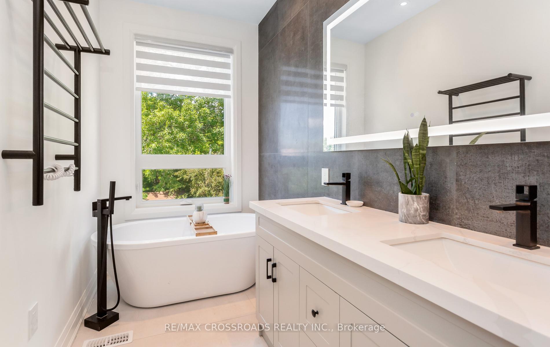 Photo 20 of 10 Hamstead Avenue, Toronto, Woodbine-Lumsden — HOMEH