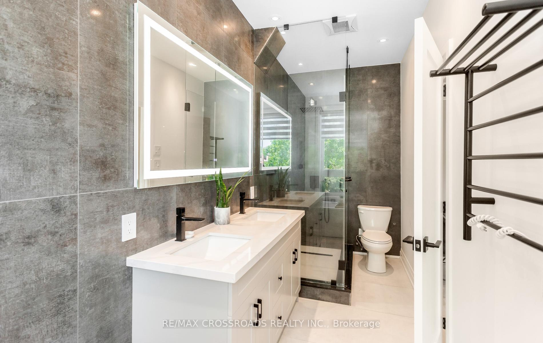 Photo 22 of 10 Hamstead Avenue, Toronto, Woodbine-Lumsden — HOMEH