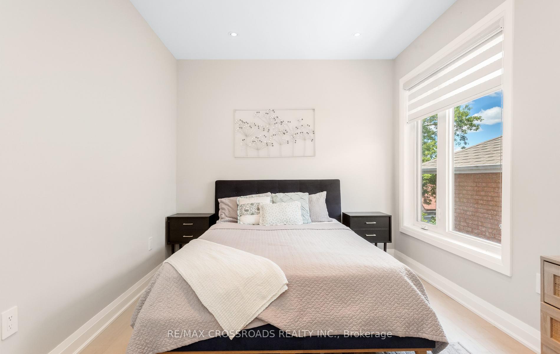 Photo 23 of 10 Hamstead Avenue, Toronto, Woodbine-Lumsden — HOMEH