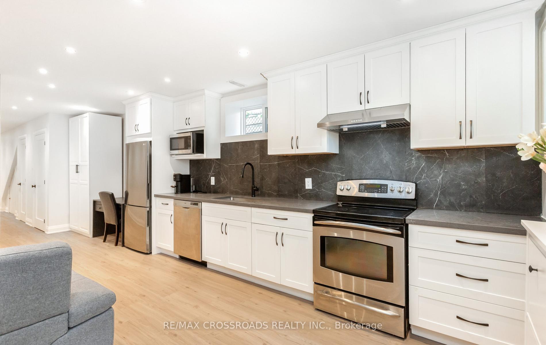Photo 36 of 10 Hamstead Avenue, Toronto, Woodbine-Lumsden — HOMEH