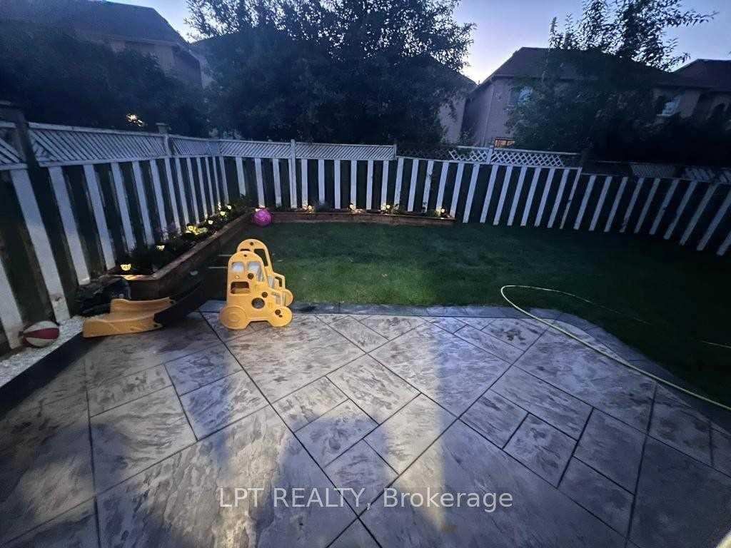 Photo 3 of 8 Banner Road, Brampton, Brampton West — HOMEH