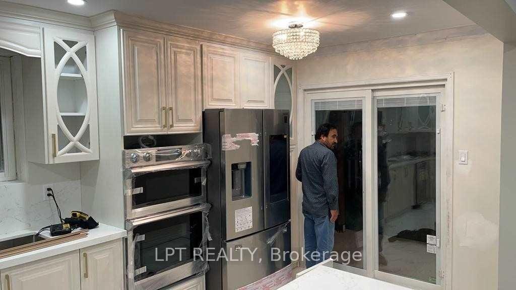 Photo 7 of 8 Banner Road, Brampton, Brampton West — HOMEH