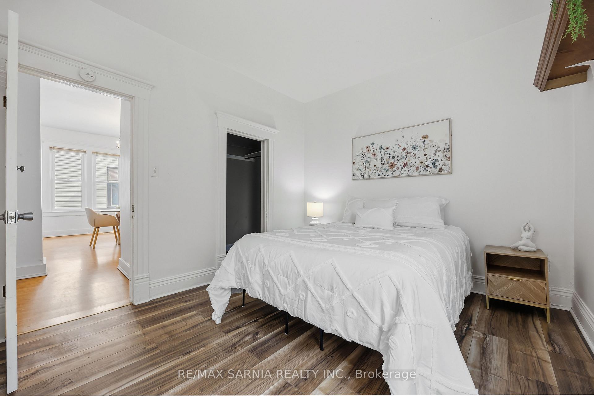 Photo 21 of 445 Wellington Street, Sarnia — HOMEH