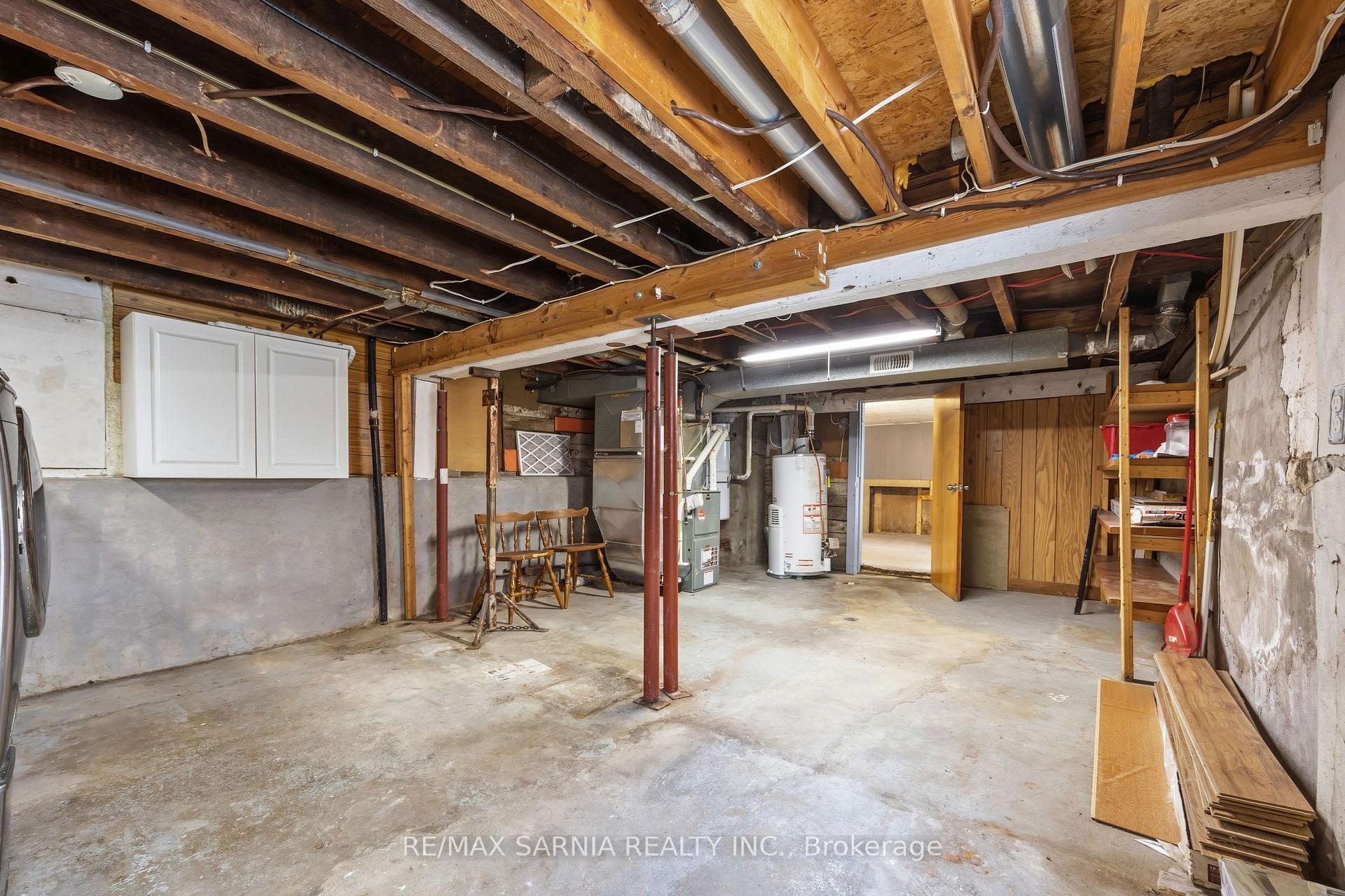 Photo 26 of 445 Wellington Street, Sarnia — HOMEH