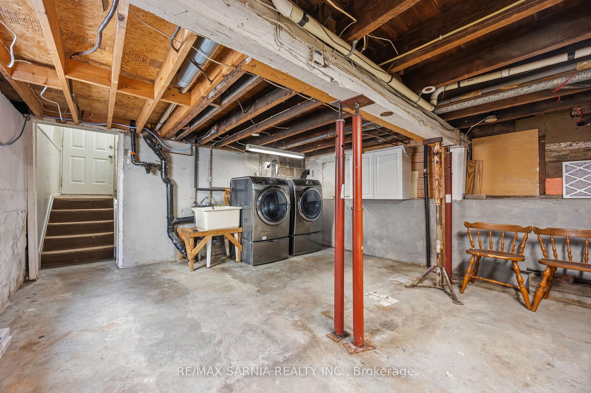 Photo 27 of 445 Wellington Street, Sarnia — HOMEH