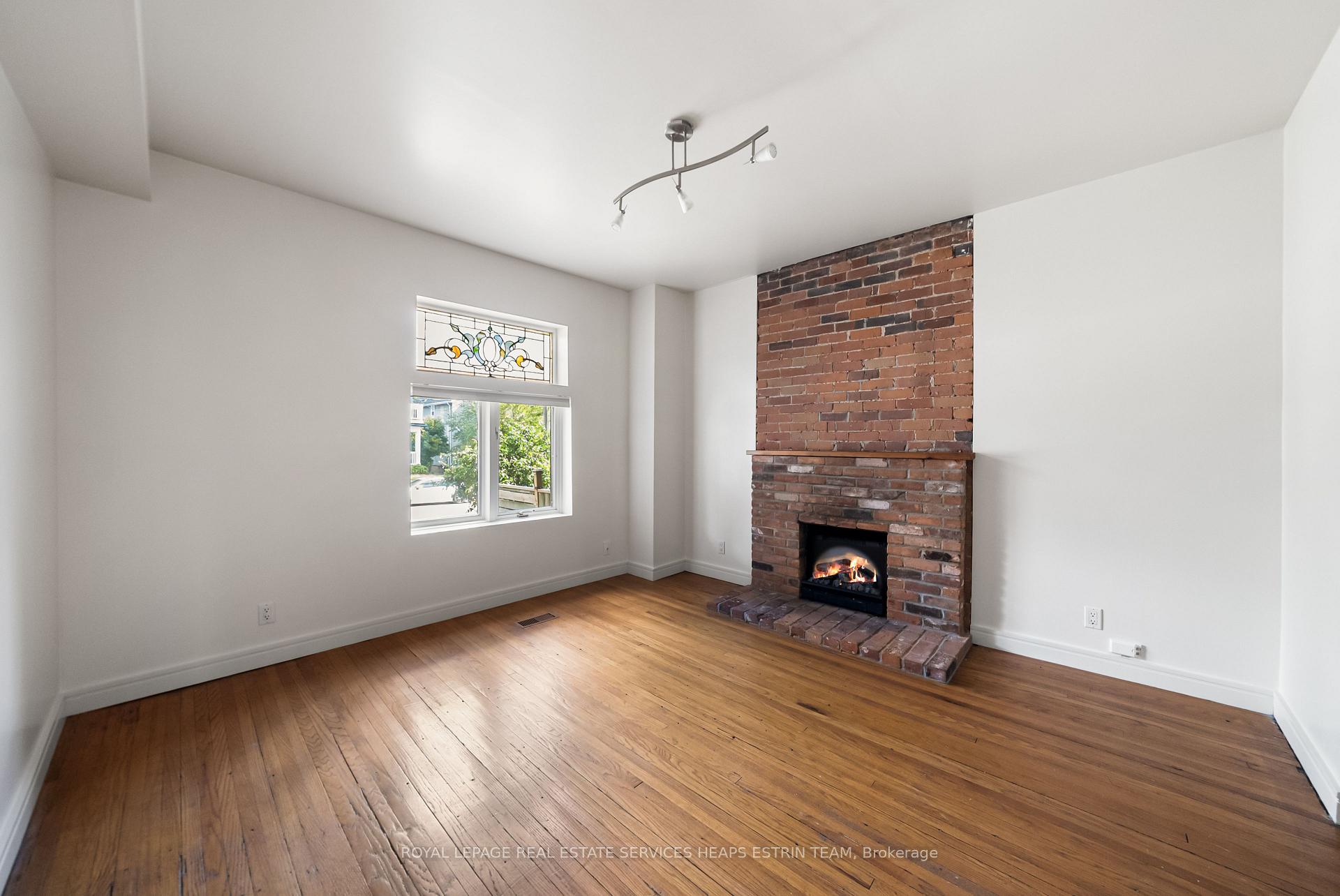 Photo 4 of 300 Woodbine Avenue, Toronto, The Beaches — HOMEH
