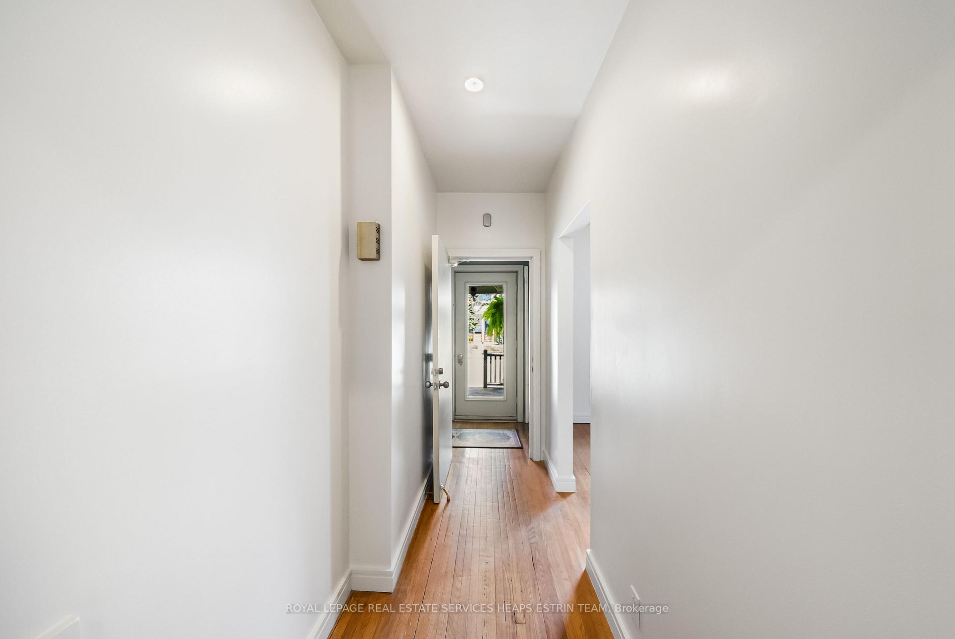 Photo 10 of 300 Woodbine Avenue, Toronto, The Beaches — HOMEH