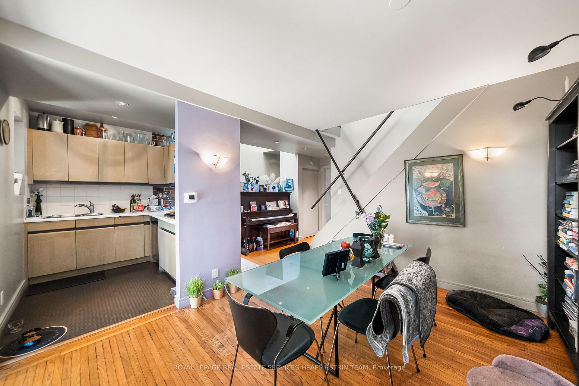 Photo 13 of 300 Woodbine Avenue, Toronto, The Beaches — HOMEH