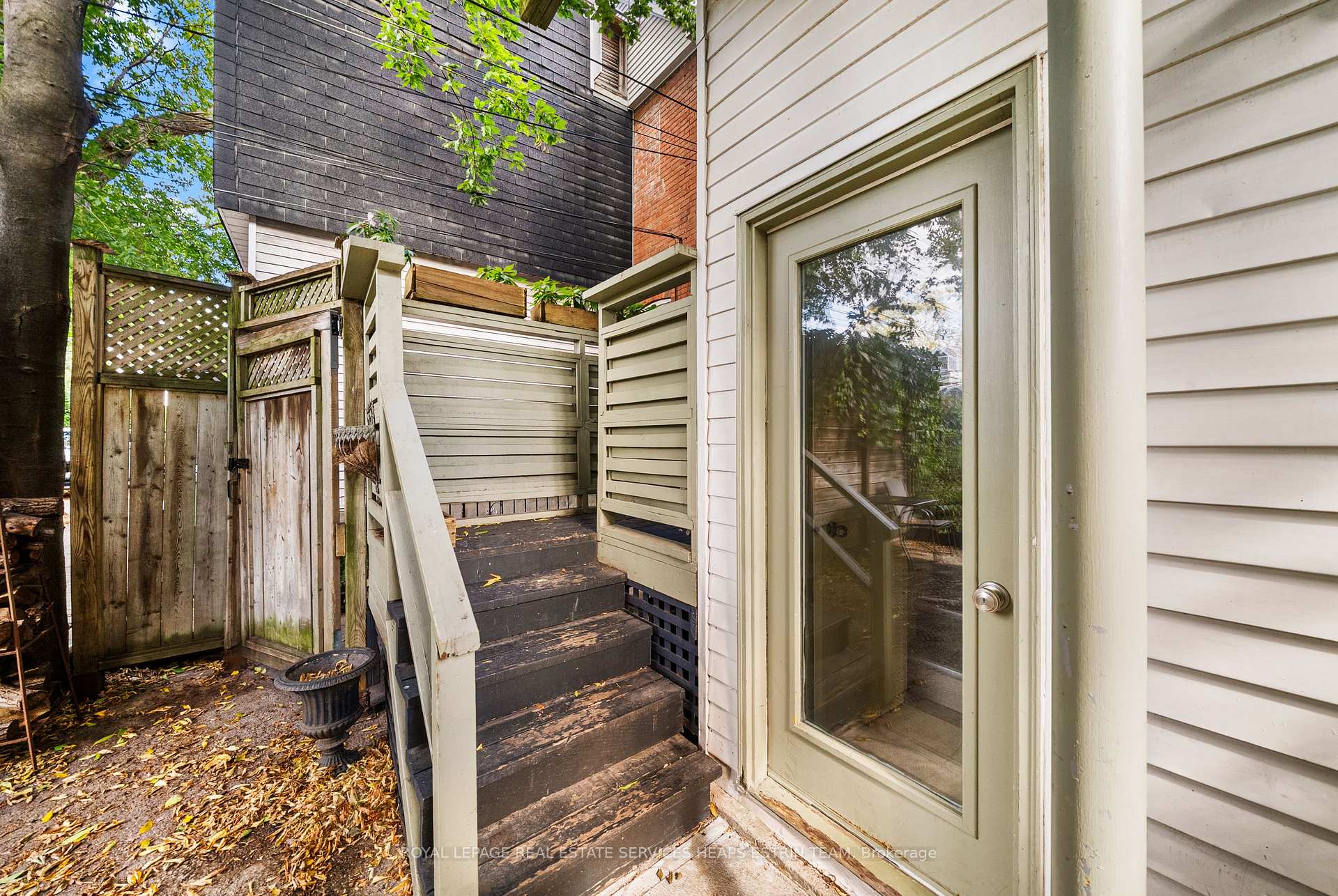 Photo 23 of 300 Woodbine Avenue, Toronto, The Beaches — HOMEH