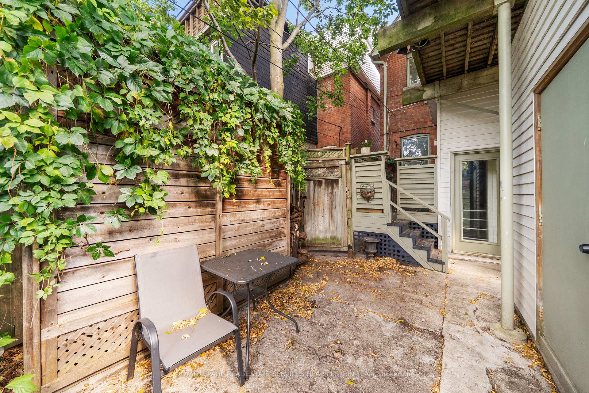 Photo 29 of 300 Woodbine Avenue, Toronto, The Beaches — HOMEH