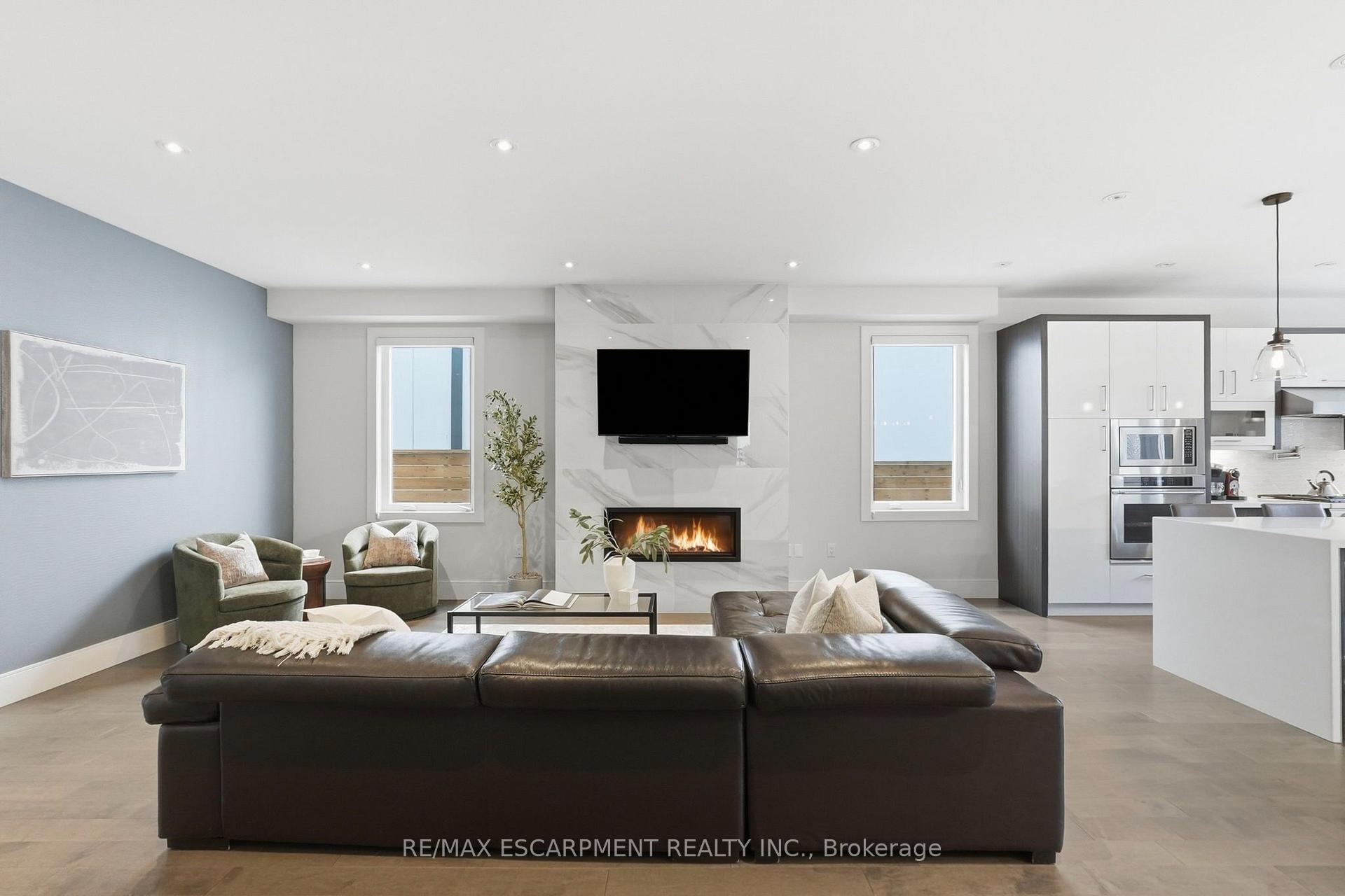 Photo 7 of 65 Forest Avenue, Mississauga, Port Credit — HOMEH