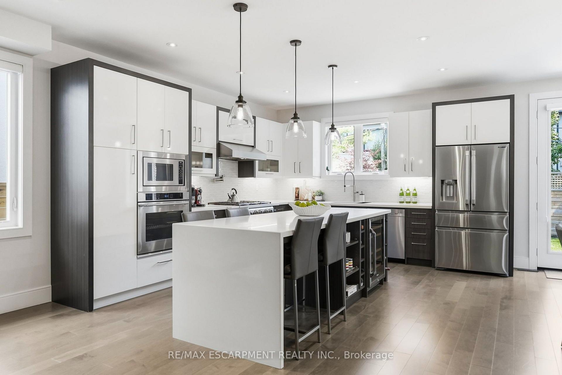Photo 13 of 65 Forest Avenue, Mississauga, Port Credit — HOMEH