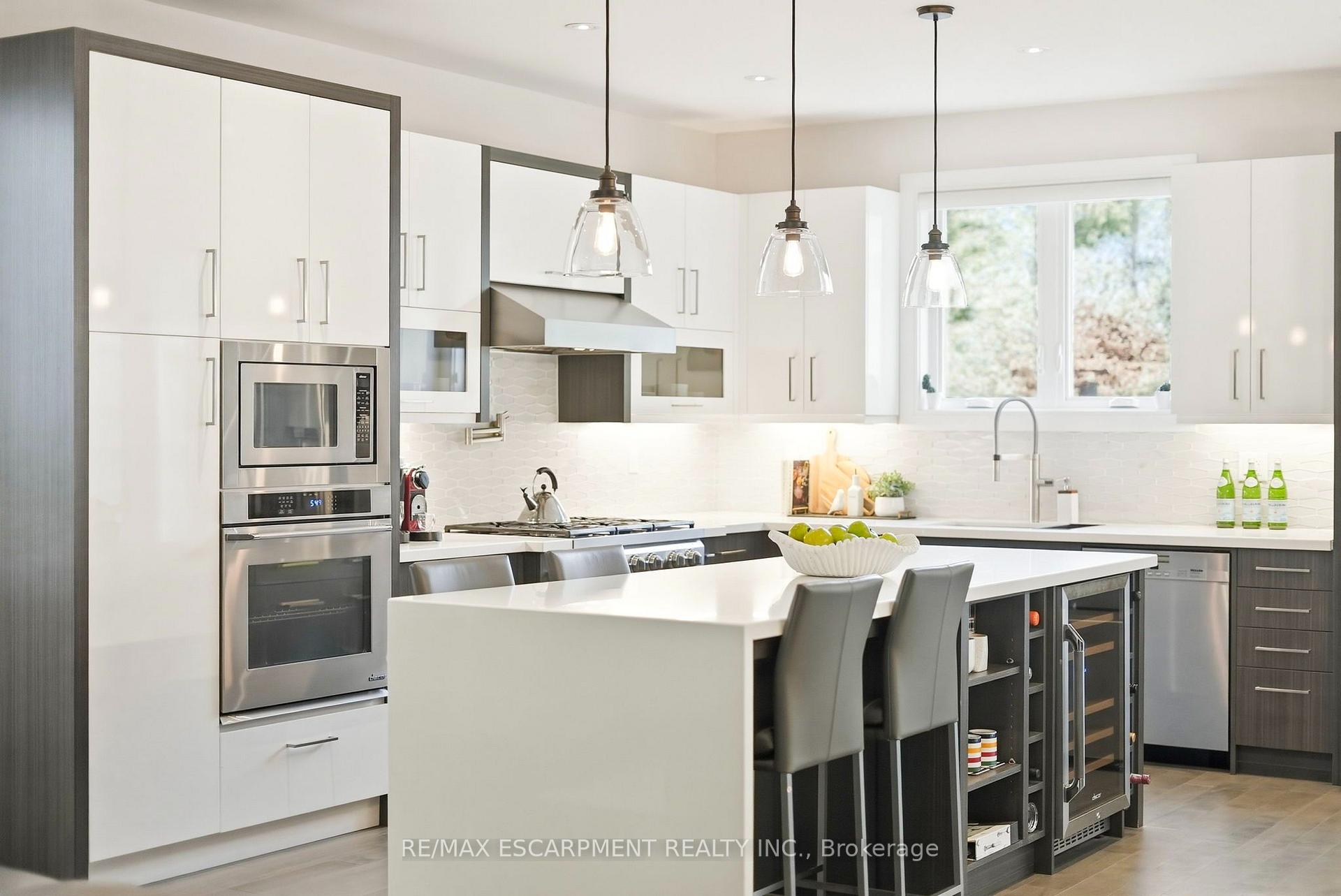 Photo 14 of 65 Forest Avenue, Mississauga, Port Credit — HOMEH