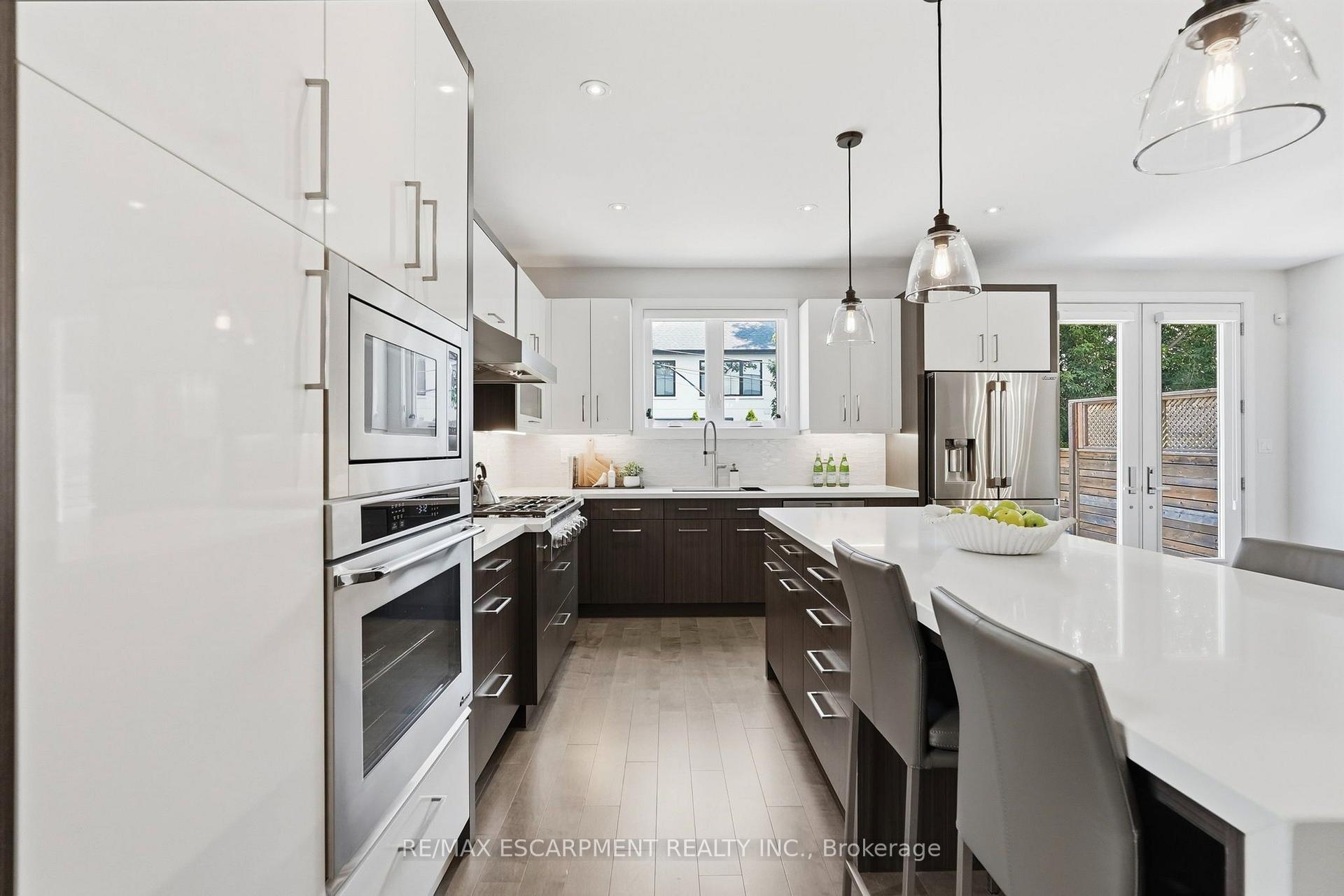 Photo 15 of 65 Forest Avenue, Mississauga, Port Credit — HOMEH