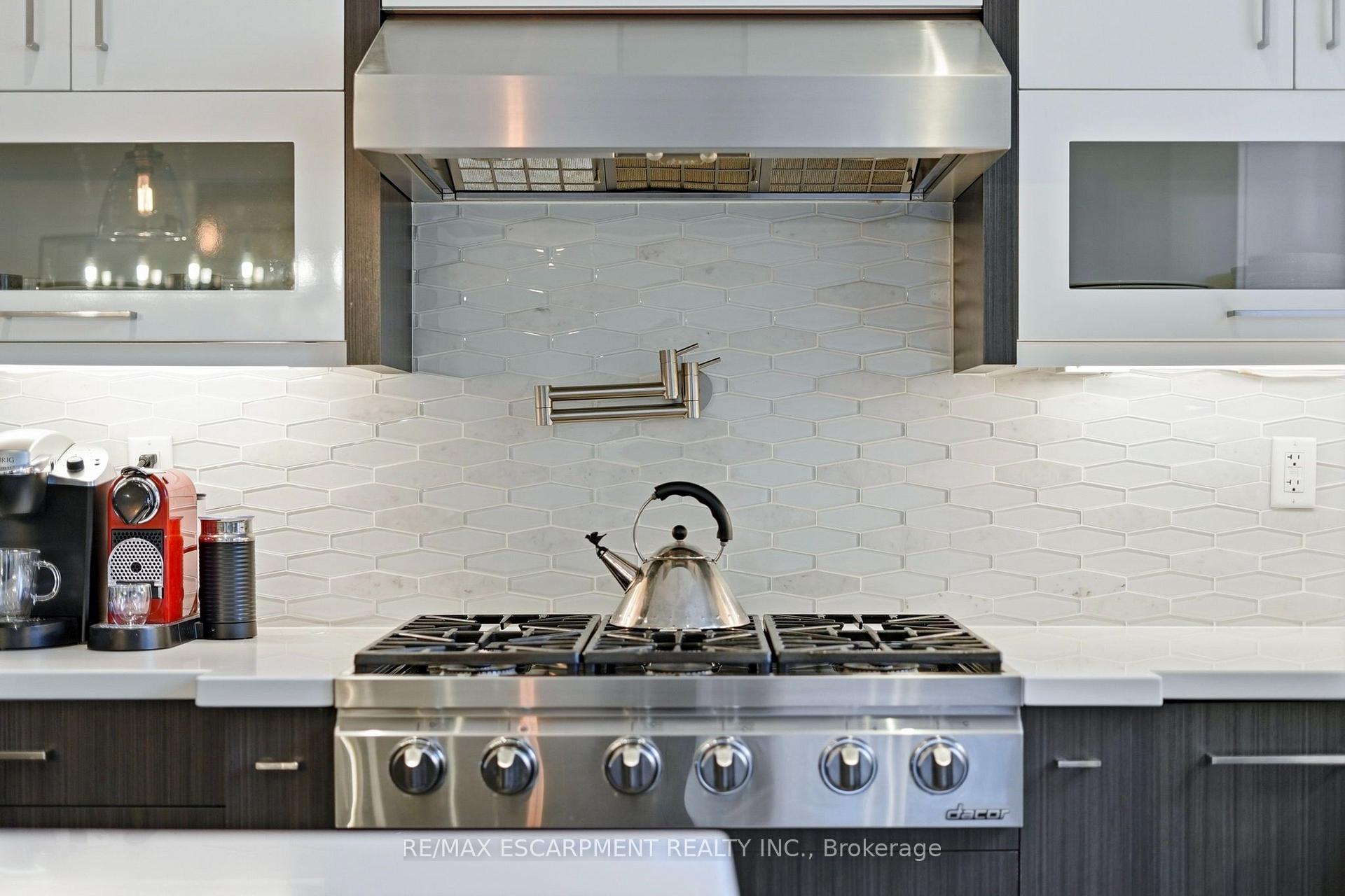 Photo 17 of 65 Forest Avenue, Mississauga, Port Credit — HOMEH