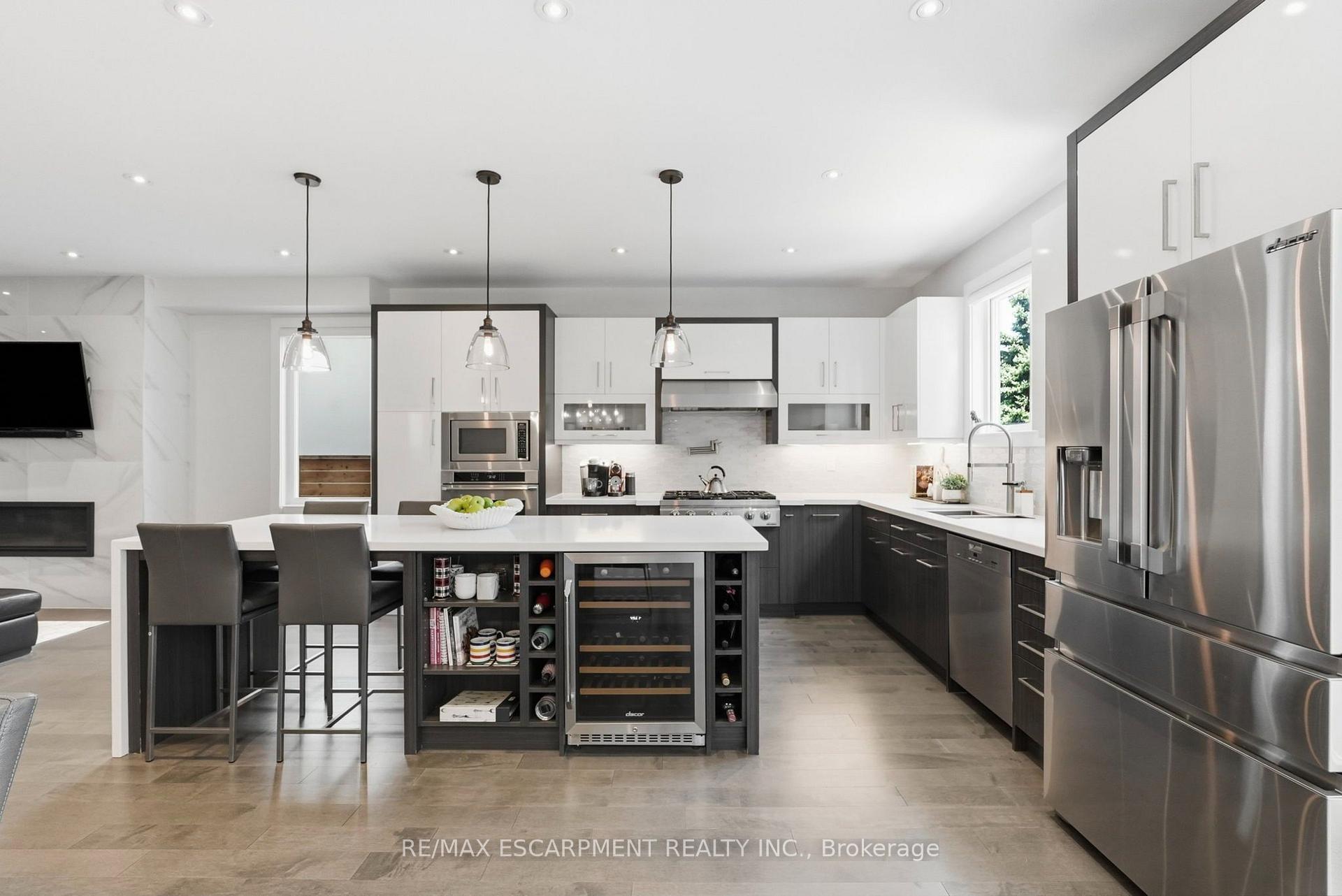 Photo 18 of 65 Forest Avenue, Mississauga, Port Credit — HOMEH