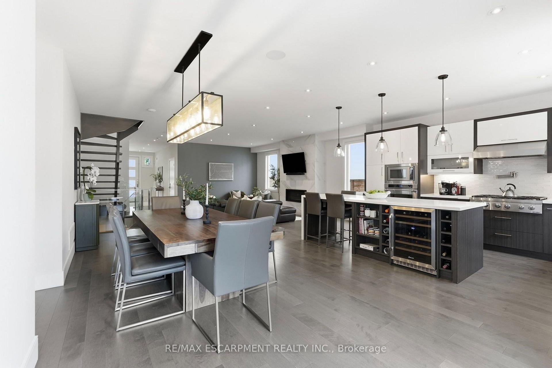 Photo 19 of 65 Forest Avenue, Mississauga, Port Credit — HOMEH
