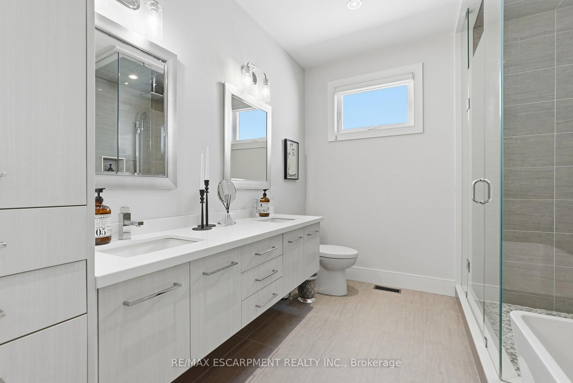 Photo 36 of 65 Forest Avenue, Mississauga, Port Credit — HOMEH