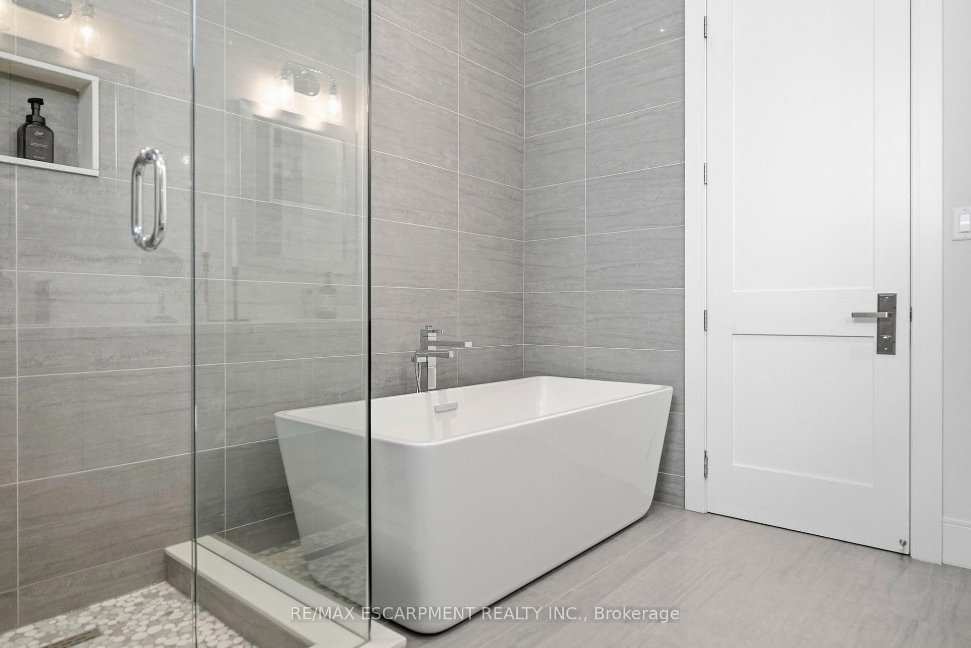 Photo 37 of 65 Forest Avenue, Mississauga, Port Credit — HOMEH