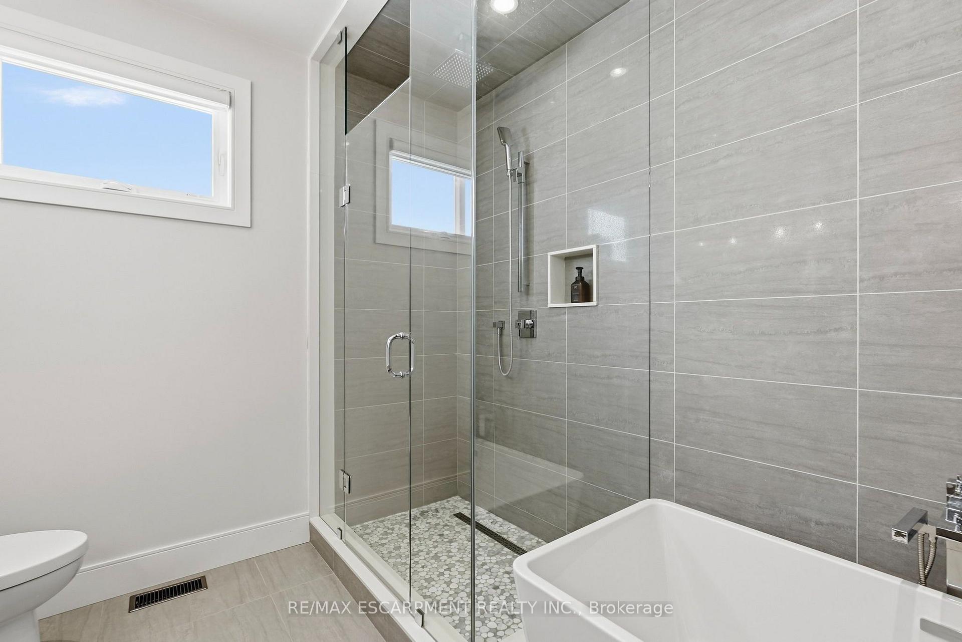 Photo 38 of 65 Forest Avenue, Mississauga, Port Credit — HOMEH