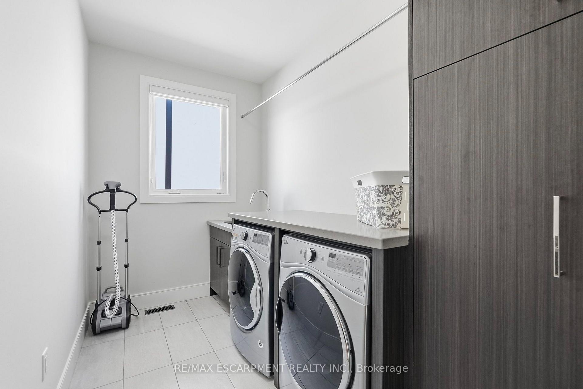 Photo 39 of 65 Forest Avenue, Mississauga, Port Credit — HOMEH